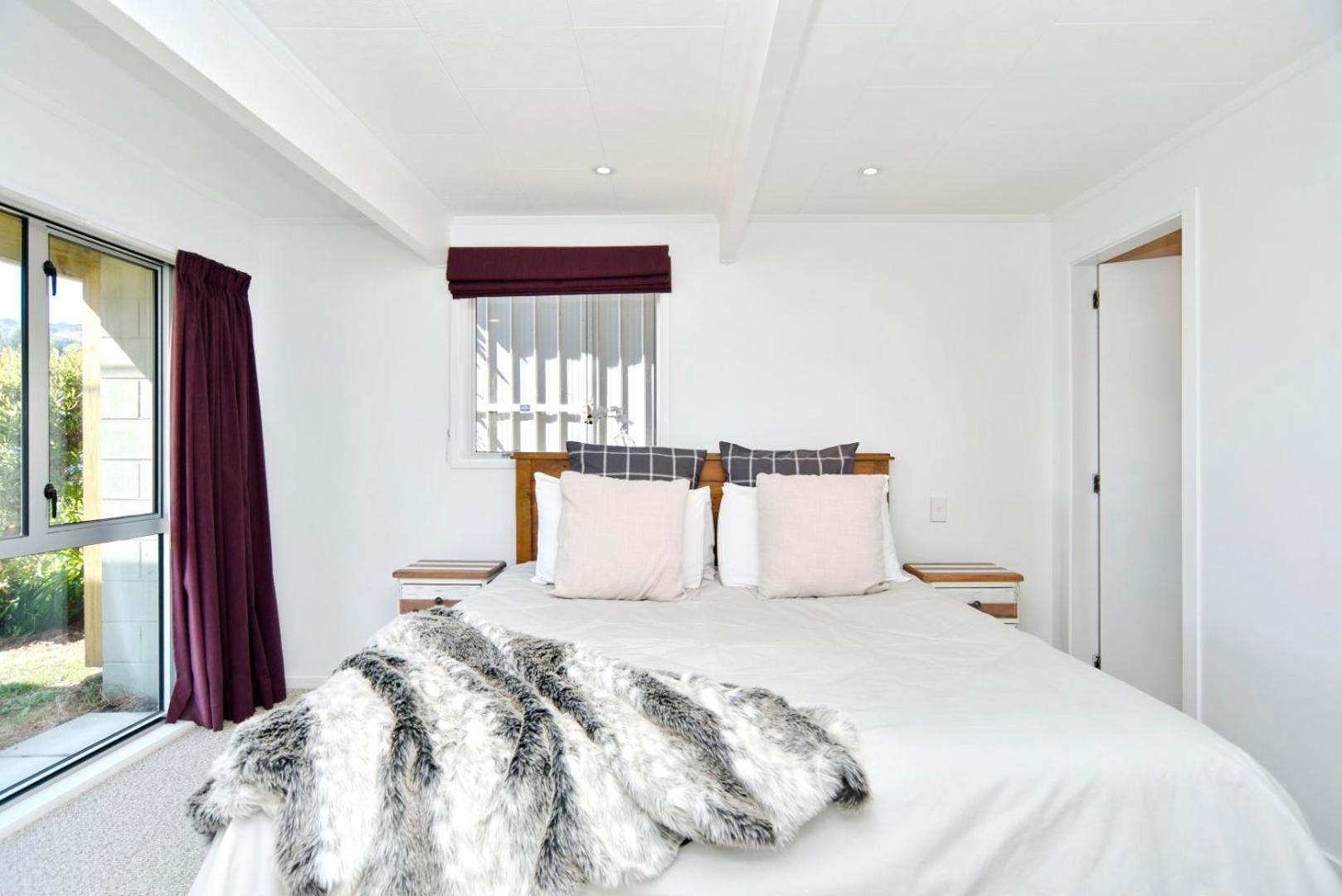 Akaroa Harbour View - Christchurch Holiday Homes Extérieur photo